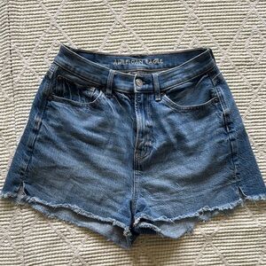 American Eagle 90s Boyfriend Shorts 4